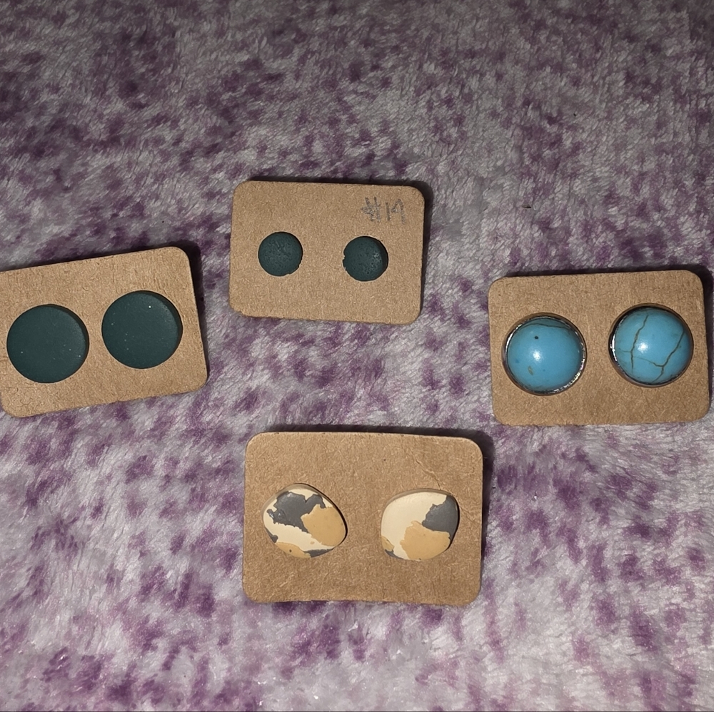 Set of Four Stud Earrings in Blue and Tan